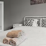Old Town Studio City Center 23B